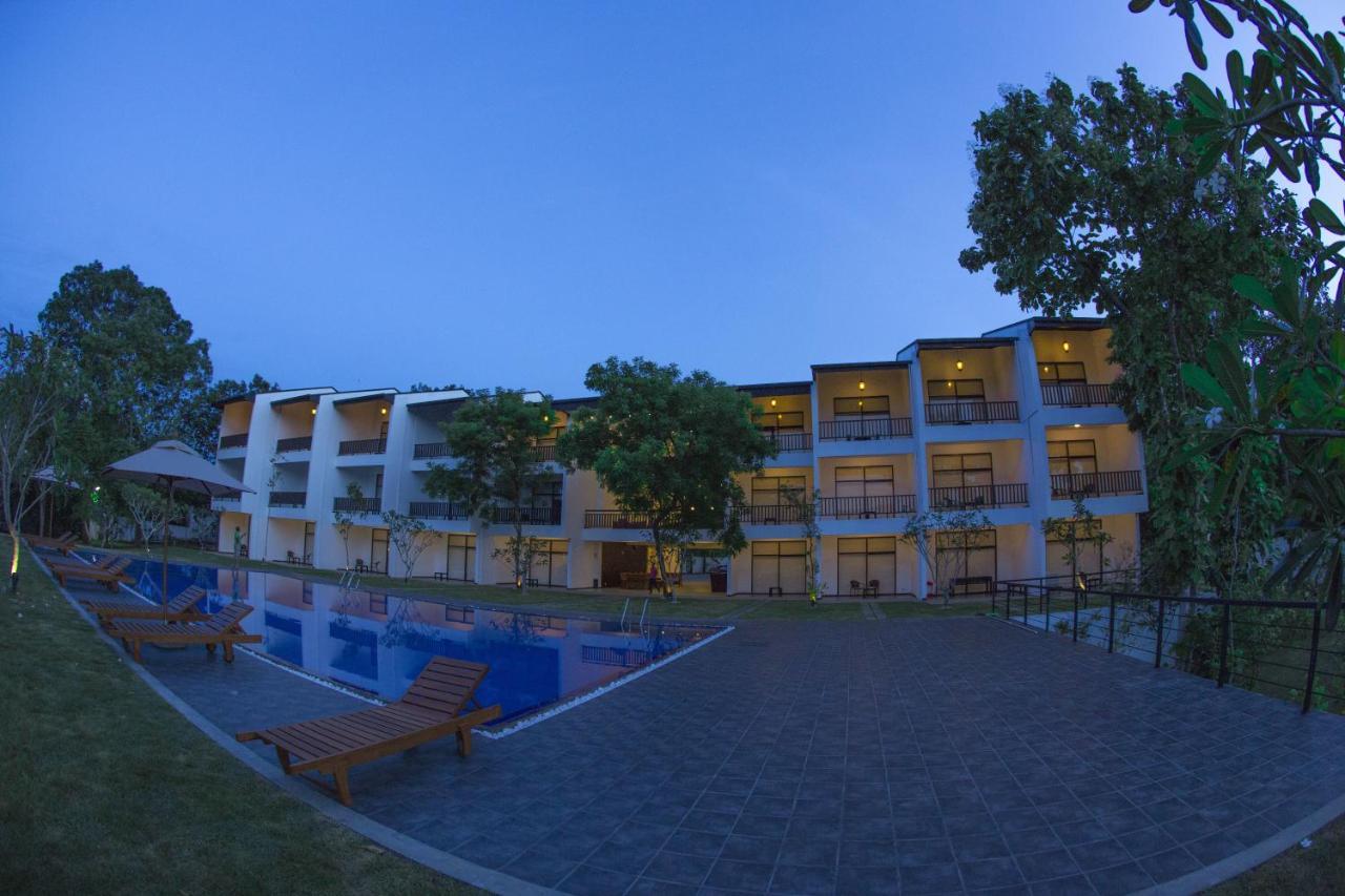 Grand Tamarind Lake Kataragama Buitenkant foto