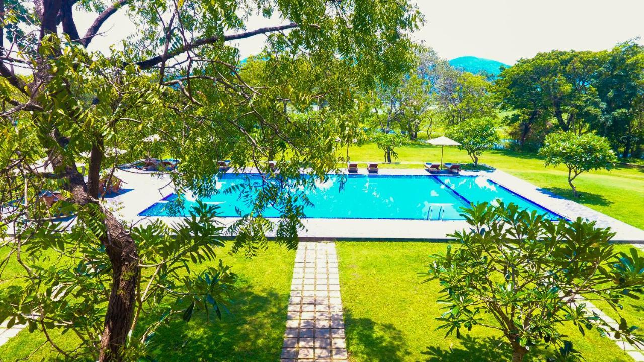 Grand Tamarind Lake Kataragama Buitenkant foto