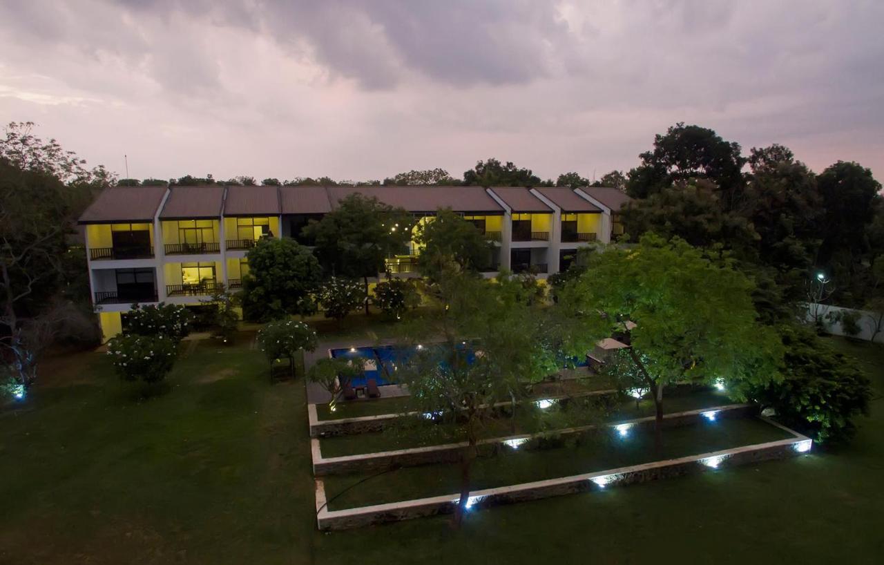 Grand Tamarind Lake Kataragama Buitenkant foto